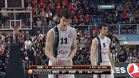 路易斯-迪亚斯导致阿什拉夫受伤，摩洛哥记者：你是个罪犯（阿什拉夫受伤引争议，摩洛哥记者怒斥路易斯-迪亚斯：“你是罪犯”）