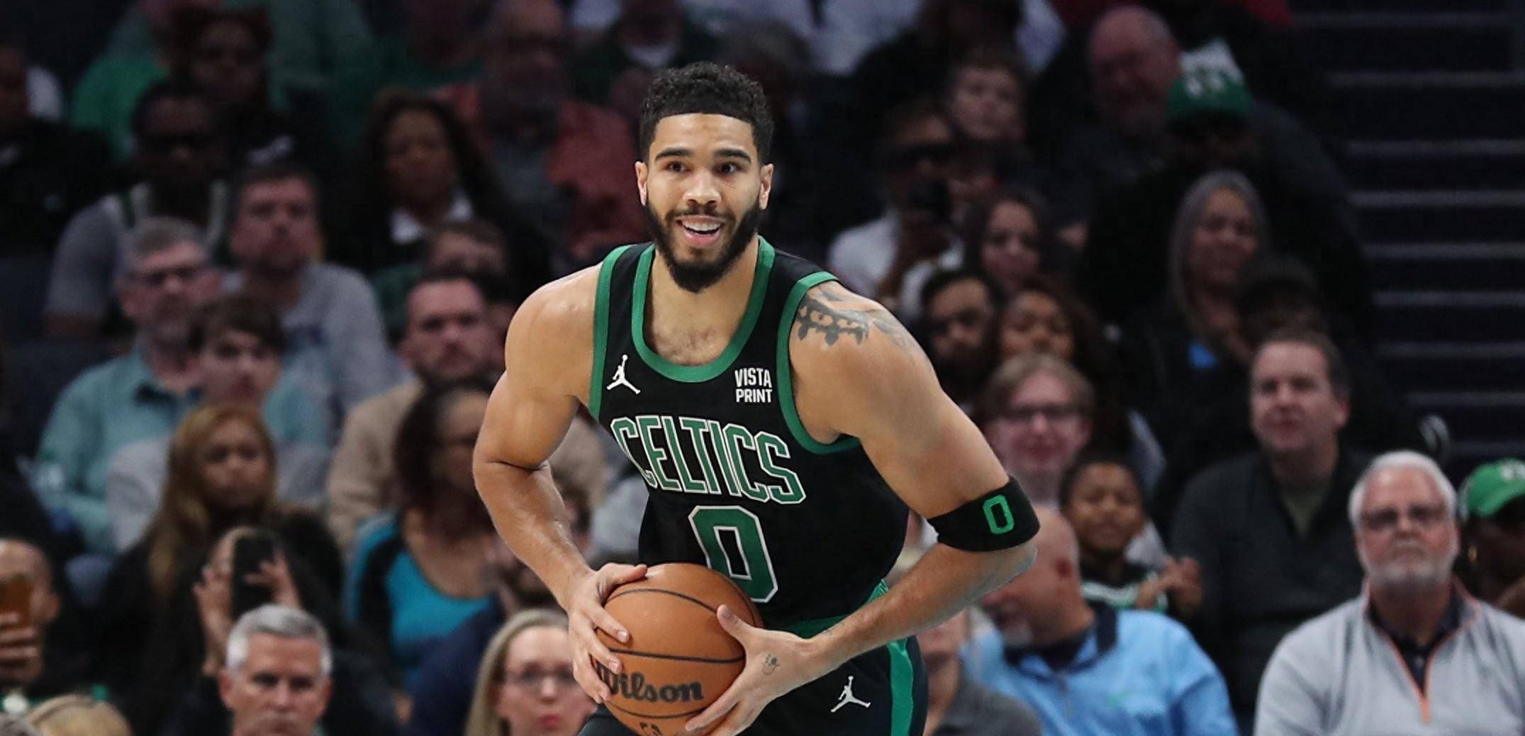 奥莫特的表现引发争议（奥莫特的发挥激起争议）