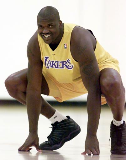 利物浦太子在皇马水土不服 阿诺德左腿股四头肌直肌拉伤 缺席2月（阿诺德在皇马难以适应：左腿股四头肌直肌拉伤，预计缺席两个月）