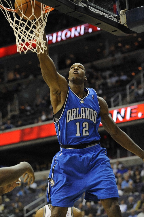 埃孔：关于奖金的事存在一些误解，我们现在像兄弟一样团结（埃孔澄清奖金争议：误会已解，球队如今团结如兄弟）