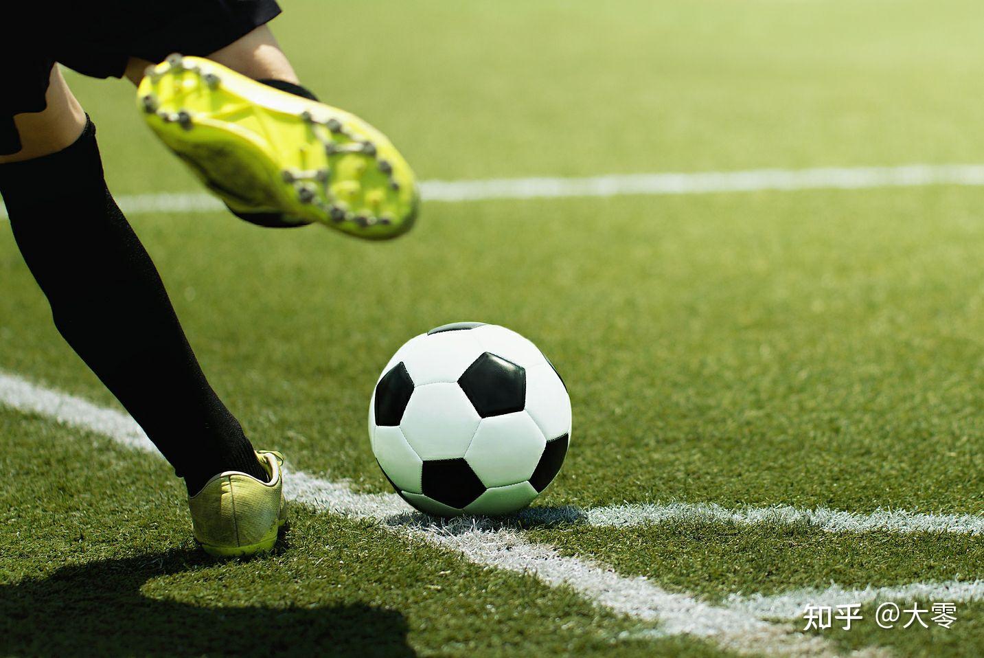 曼联对西汉姆的新布莱恩·姆贝莫罚球判决：裁判的智慧与争议（曼联vs西汉姆：布莱恩·姆贝莫点球判罚，裁判智慧与争议并存）