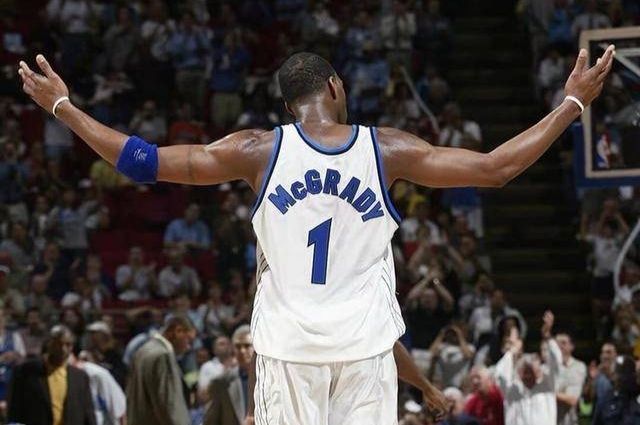 穆帅：今天胜利的功劳属于球员们，要说谁比谁更好是不公平的（穆里尼奥：这场胜利归功于全体球员，评比谁更出色并不公平）