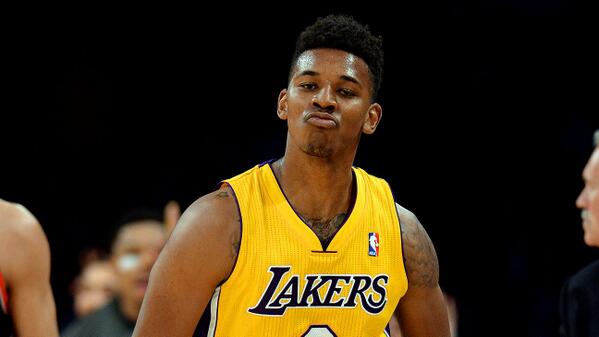 乌迪内斯2-0帕尔马，扎尼奥洛破门，凯南-戴维斯锦上添花（乌迪内斯2-0击败帕尔马：扎尼奥洛先拔头筹，凯南-戴维斯锁定胜局）