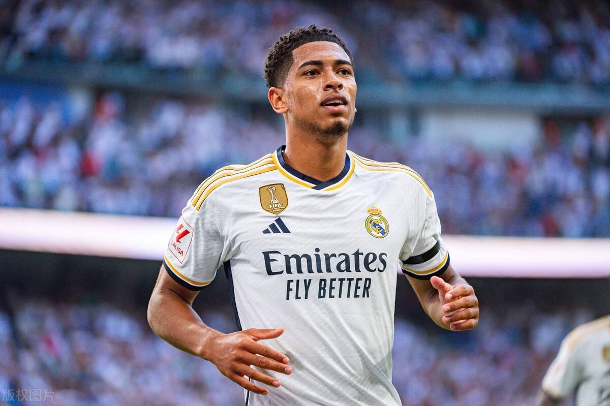 4大传奇+亿级补强！穆帅弃利物浦，会接米兰豪华剧本？（四大传奇助阵+上亿补强！穆里尼奥放弃利物浦，是否执掌豪华版米兰？）