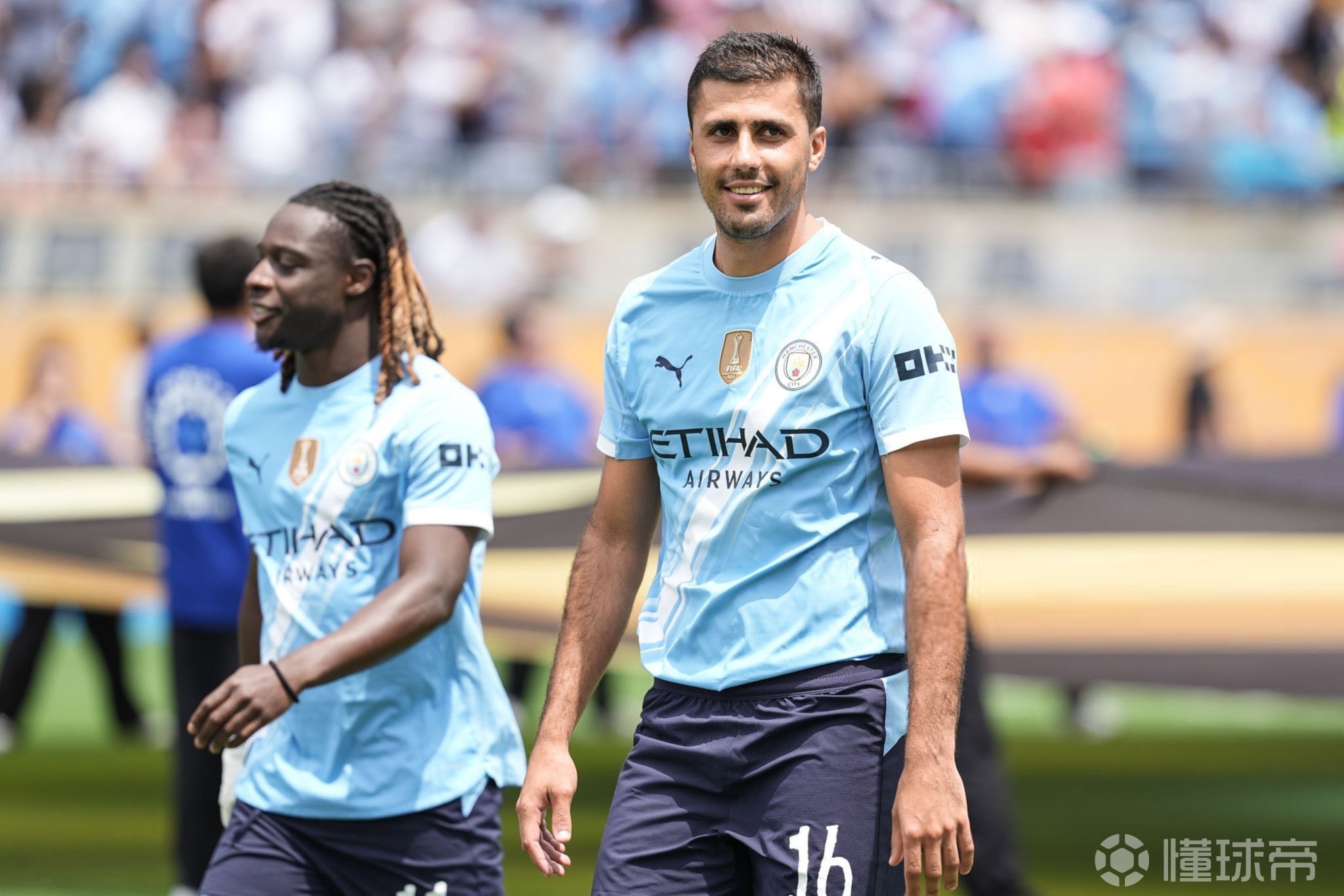 孔蒂：因为伤病我们的中场已经空了，希望坏运气能离我们远去（孔蒂：伤病致中场告急，盼霉运远离）