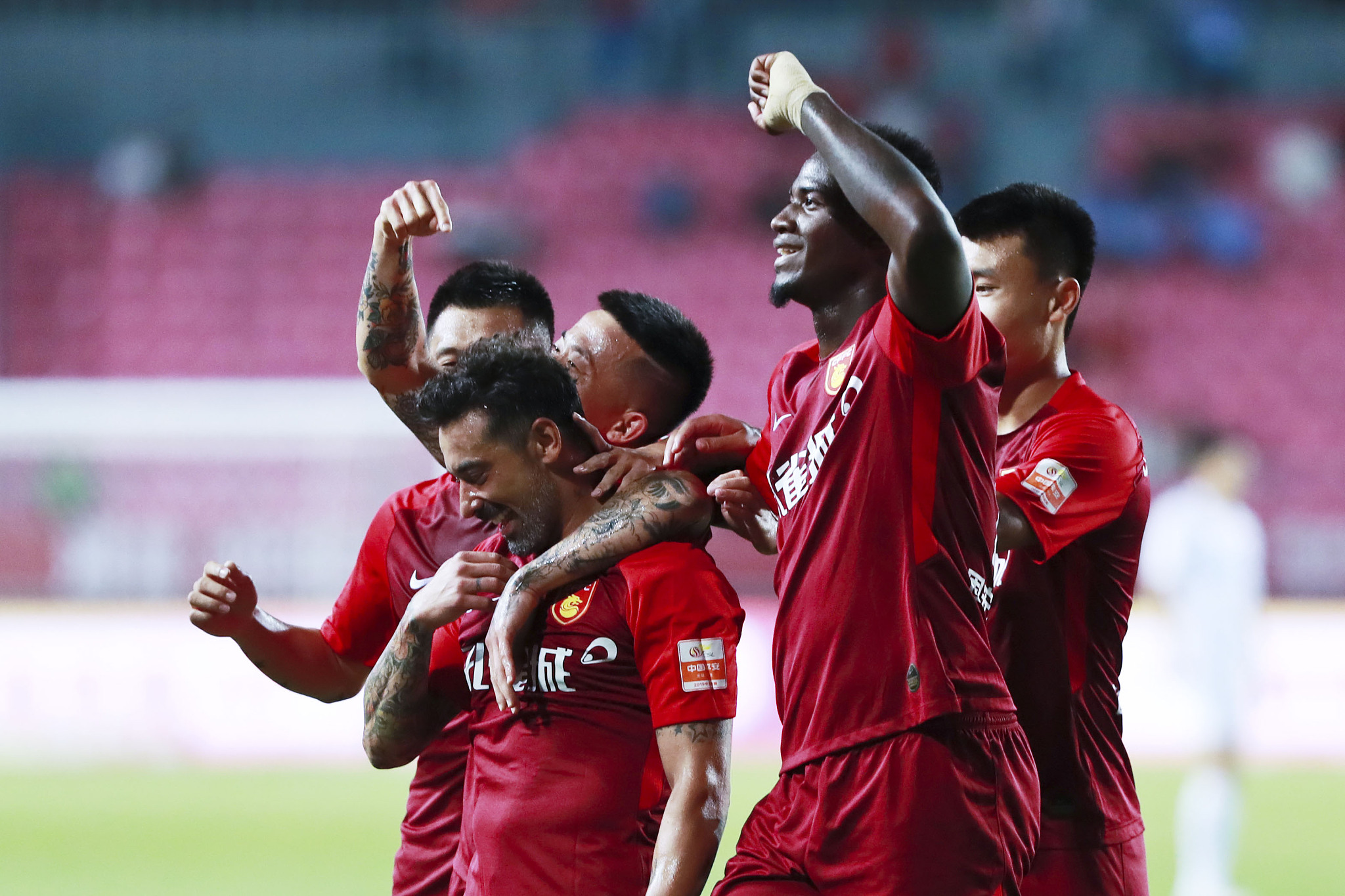 篮球NBA球员社媒晒训练视频（NBA球员社媒发布训练视频）