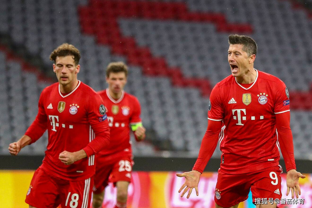 麦克布莱德精彩表现，助力球队领先（麦克布莱德发挥出色，助球队取得领先）