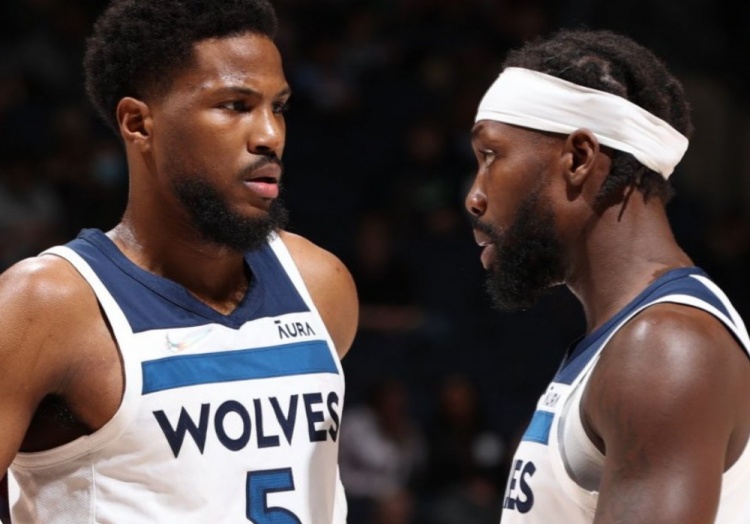 有些瞬间载入史册（那些瞬间终将写进历史）