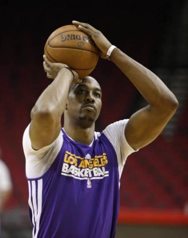 半场战报：勒沃库森0-1多特，安塞尔米诺头槌破门（半场速报：多特1-0领先勒沃库森，安塞尔米诺头球建功）