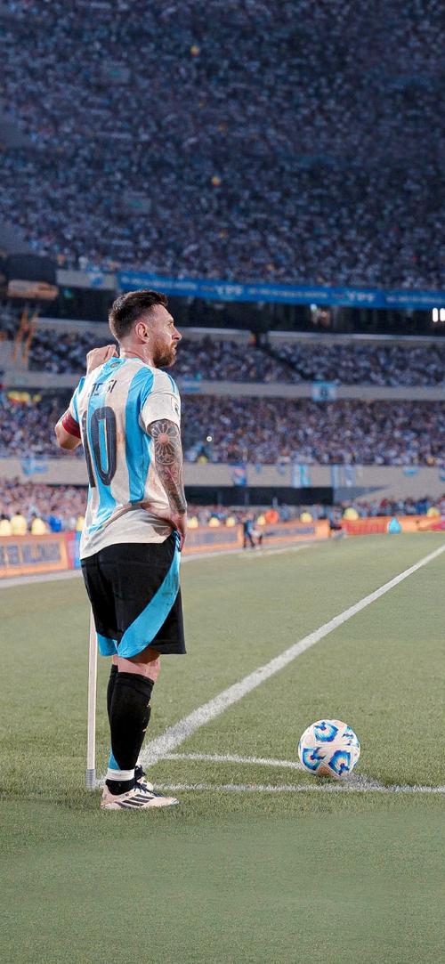 库拉索主帅：加图索一直为失败找借口，我想在世界杯踢意大利（库拉索主帅：加图索总为输球找借口，盼世界杯碰上意大利）