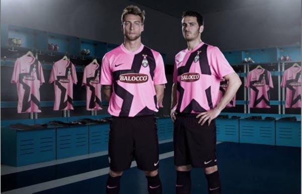 《在场外》视频栏目｜对话辽宁铁人：家乡、平常心和关于中超的明天（《在场外》对谈辽宁铁人：家乡情、平常心与中超的未来）