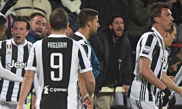 伦敦奥运马术冠军两匹传奇坐骑同日安乐死 伴随骑手共创20年辉煌岁月（陪伴骑手辉煌二十年的伦敦奥运马术冠军两大名驹同日安乐离世）