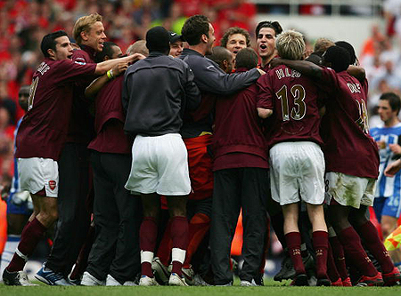 多特vs勒沃库森：阿德耶米领衔，小贝林厄姆、丘库埃梅卡出战（多特迎战勒沃库森：阿德耶米坐镇，小贝林厄姆与丘库埃梅卡登场）