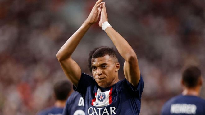 博班：因凡蒂诺现在太痴迷于搞政治，这让人感到羞耻（博班：因凡蒂诺如今过度沉迷政治，令人羞愧）