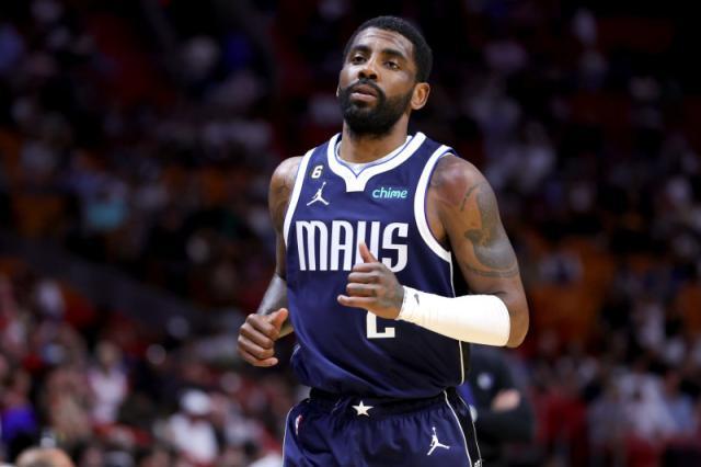 跟队：邓弗里斯很可能缺席米兰德比，奥古斯托做好顶替准备（队记：邓弗里斯恐缺席米兰德比，奥古斯托已准备顶替首发）