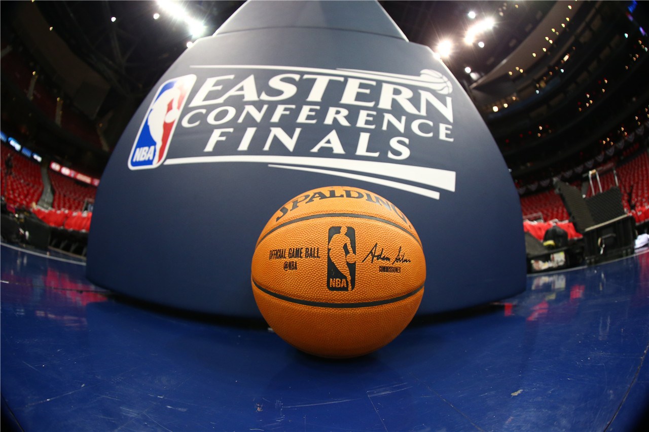 韩足协官方：因未经允许接受采访，主裁判金宇成禁赛三个月（韩国足协通报：主裁判金宇成擅自接受采访，被处以三个月禁赛）