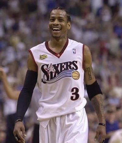 笑尿！湖人火箭喜剧拉扯32秒，菜鸡互啄把球迷看笑了！（爆笑名场面！湖人火箭32秒喜剧拉扯，连续低级失误把球迷逗乐了）