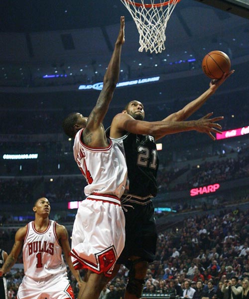 活塞上次取得12连胜还是21年前，当时他们赢下总冠军（活塞上一次12连胜已是21年前，彼时他们最终夺冠）