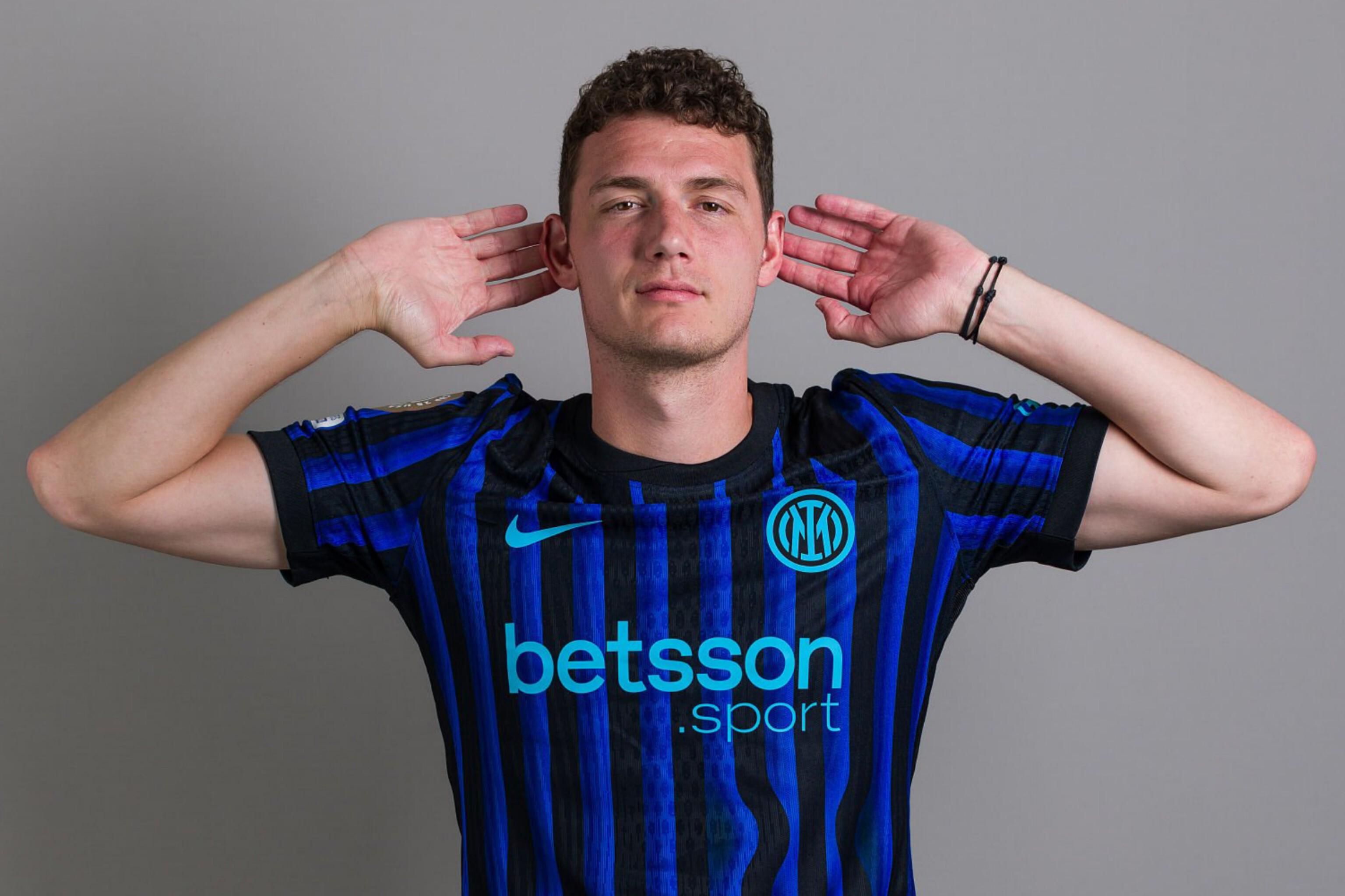 帕雷德斯父亲：我了解一些事情，知道迪巴拉想来博卡（帕雷德斯之父：获悉内情，迪巴拉有意加盟博卡）