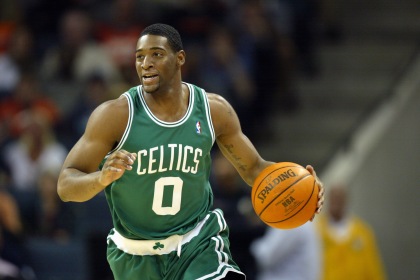 皇马头号药罐子又倒下！拉伤大腿+2年出场率仅32% 10个后卫伤6个（皇马再遭伤病重创：大腿拉伤致近两年出场率仅32%，10名后卫已伤6人）