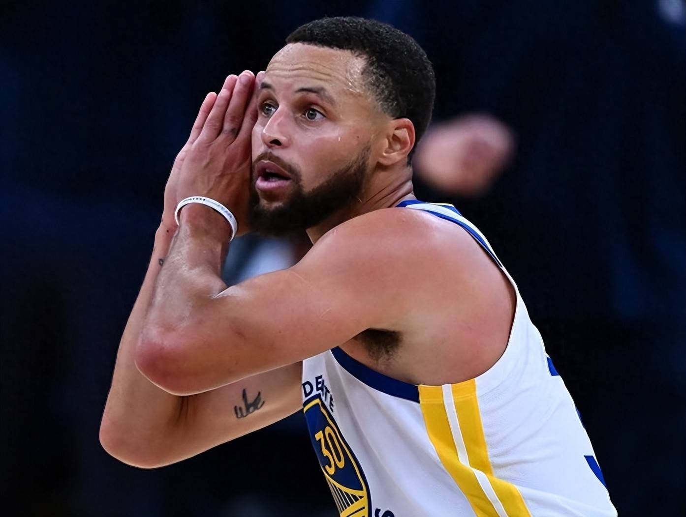 亚精英赛战报：马尔科姆一锤定音，利雅得新月1-0沙迦（亚精英赛快讯：马尔科姆打入制胜一球，利雅得新月1-0击败沙迦）