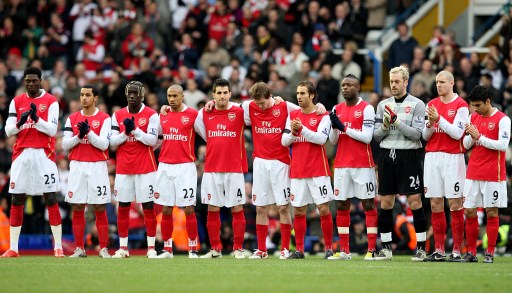 鲁媒：彭啸脚踝韧带损伤，预计要先恢复两周再进行下一步治疗（鲁媒：彭啸脚踝韧带受伤，预计先休养两周再开展后续治疗）