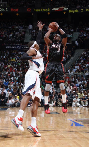 舒梅切尔：维拉已经是争冠热门，我有点担心下轮曼联的前景了（舒梅切尔：维拉已成夺冠热门，曼联下轮形势让我担忧）