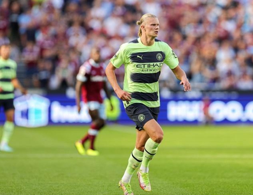 远藤航晒照感谢日本球迷：非常感谢大家的热烈支持（远藤航晒照致谢日本球迷：衷心感谢大家的热情支持）